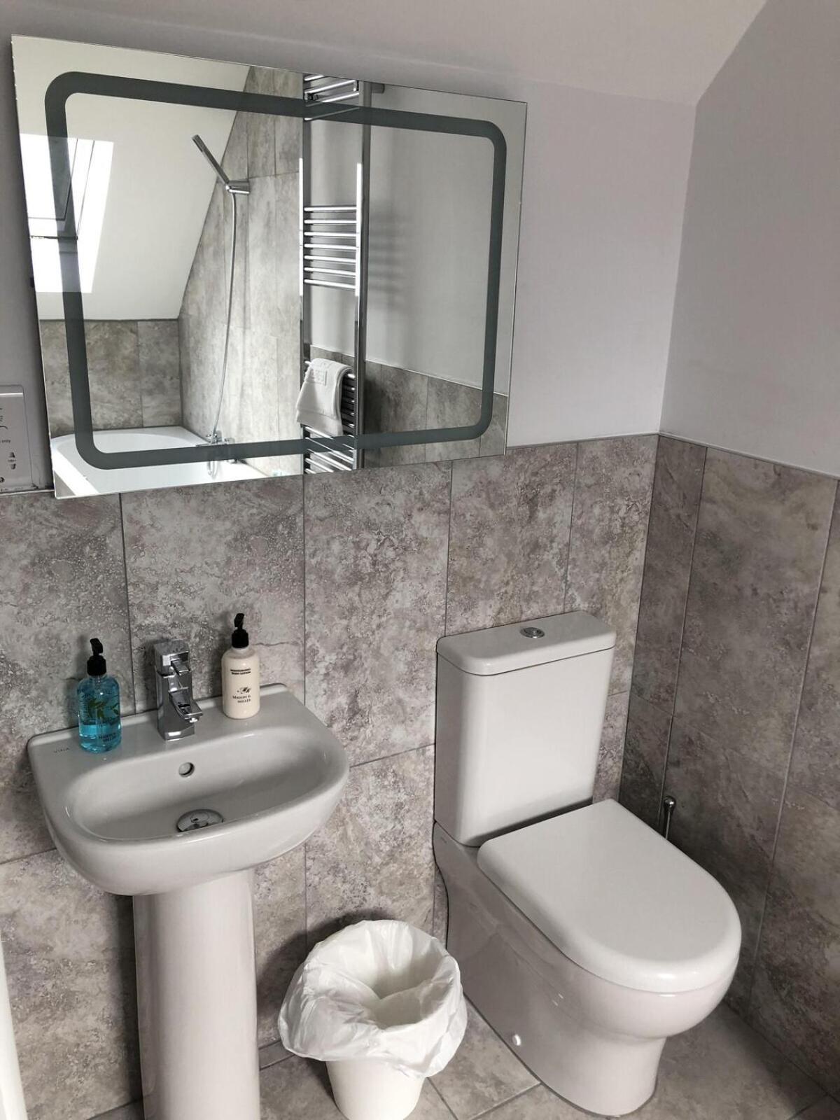 Hamilton Arms Suites Midhurst Quarto foto