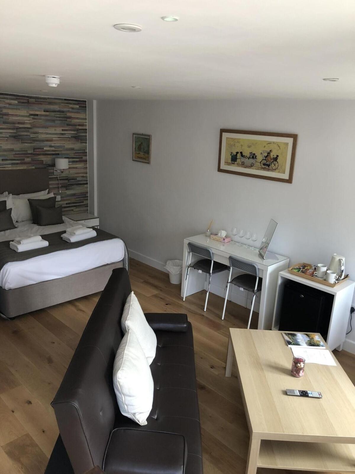 Hamilton Arms Suites Midhurst Quarto foto